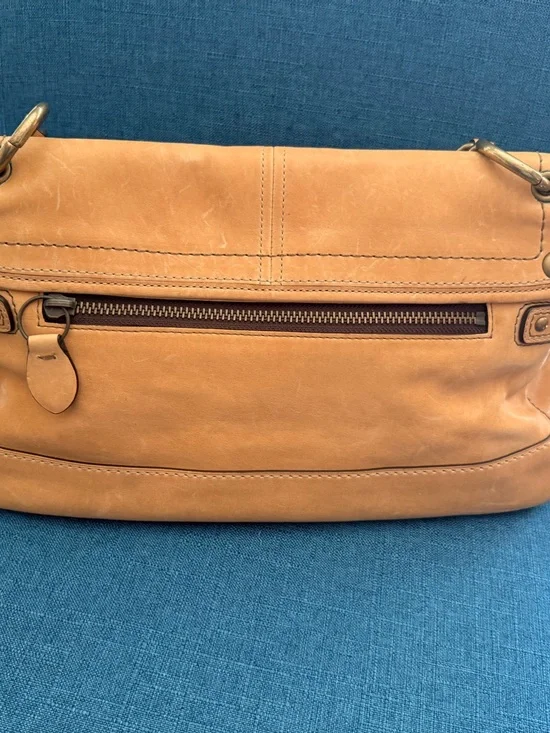 Coach Tan Leather Shoulder Bag with Gold Hardware - Picture 3 of 8